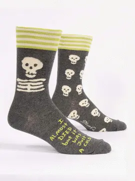 I ALMOST DIED MEN'S SOCKS