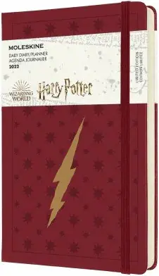 MOLESKINE EDICIÓN LIMITADA 12 MESES HARRY POTTER PLANIFICADOR DIARIO, TAPA DURA, GRANDE (5 X 8.25), COLOR ROJO BURDEOS