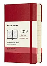 12M DAILY POCKET SCARLET RED HARD COVER 2019 (DHF212DC2Y19)