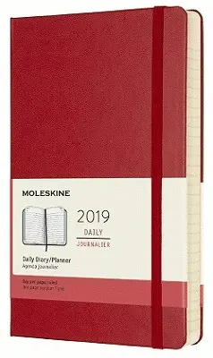 12M DAILY LARGE SCARLET RED HARD COVER 2019 (DHF212DC3Y19)