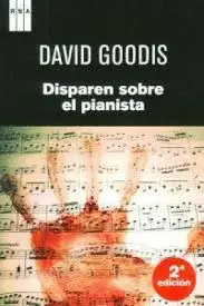 DISPAREN SOBRE EL PIANISTA