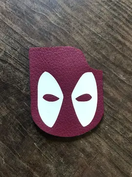SEPARADOR DE CUERO - DEADPOOL